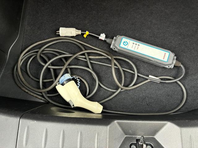 0560652A30260705W00218.jpg