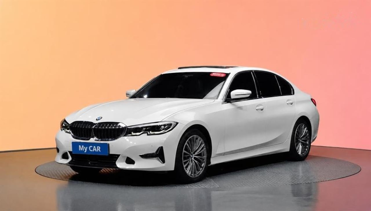 2021 BMW 3, photo 1 of 1