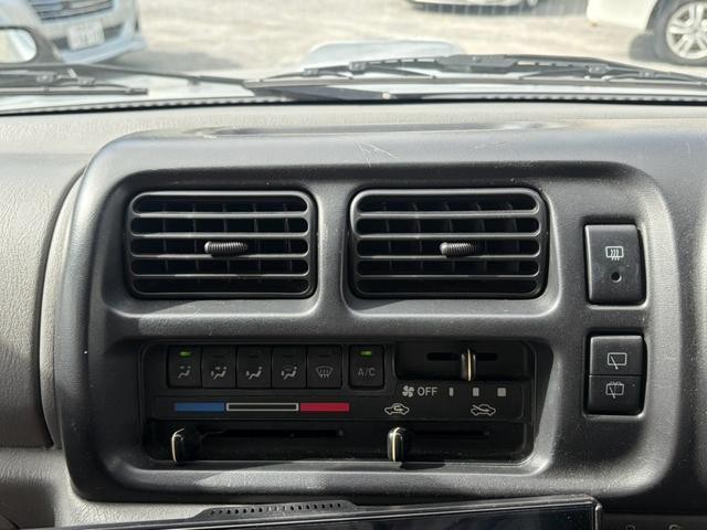 1201339A30261002W00115.jpg