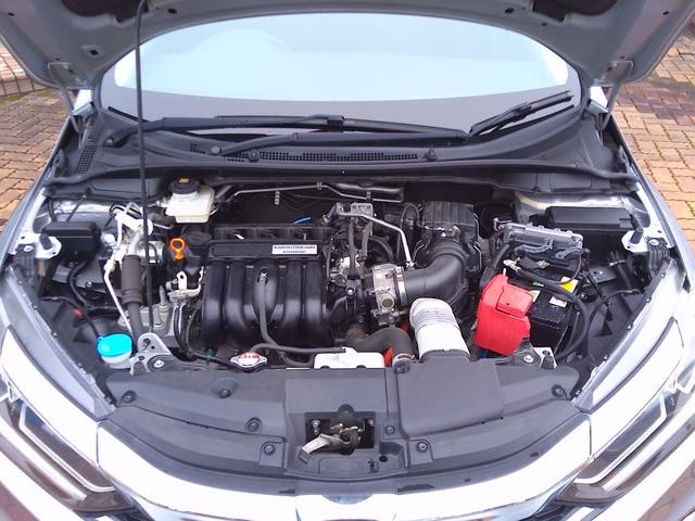 0400396A30261025W00117.jpg