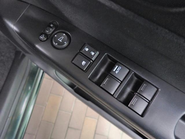 0207147A30260605W00219.jpg