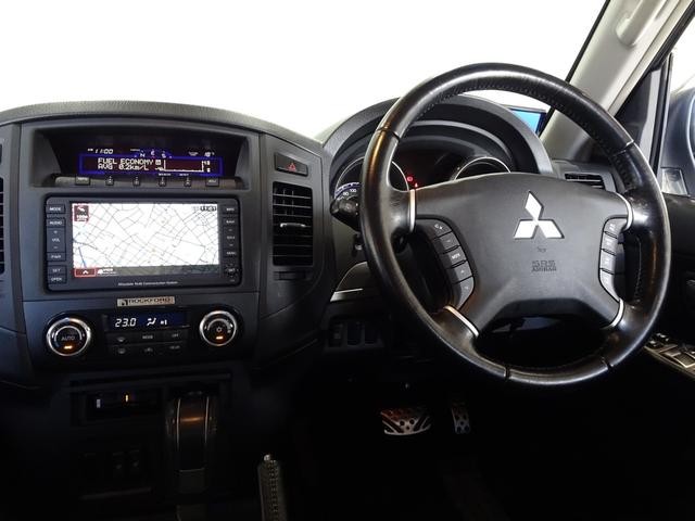 0551070A30261028W00104.jpg