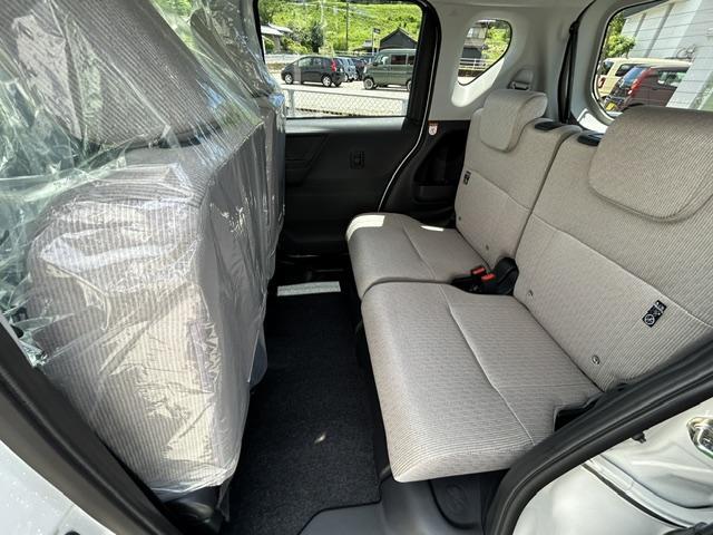 0208323A30260603W00116.jpg