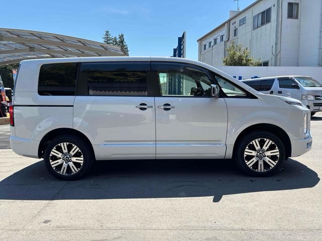 0401095A30260724W00113.jpg