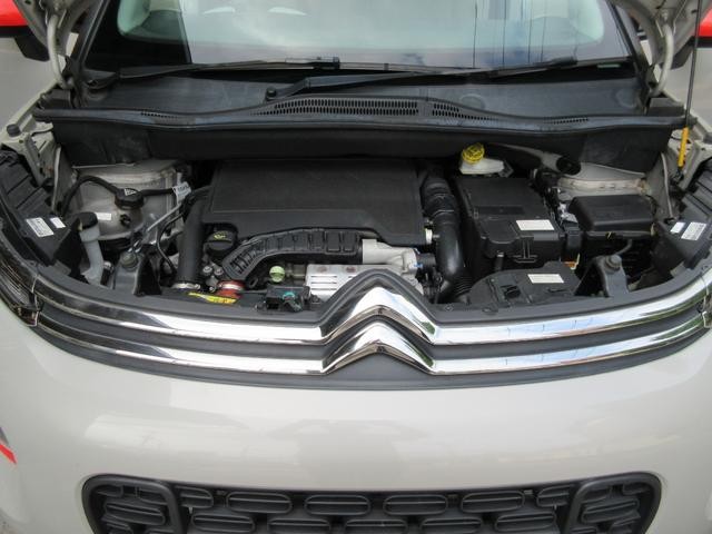 0402215A30260729W00214.jpg
