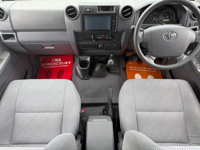 0208956A30260608W00103.jpg