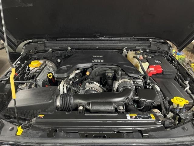 27138487_carP_l_18.jpg