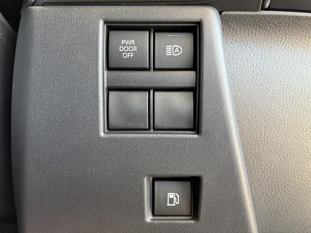 0402950A30260517W00108.jpg