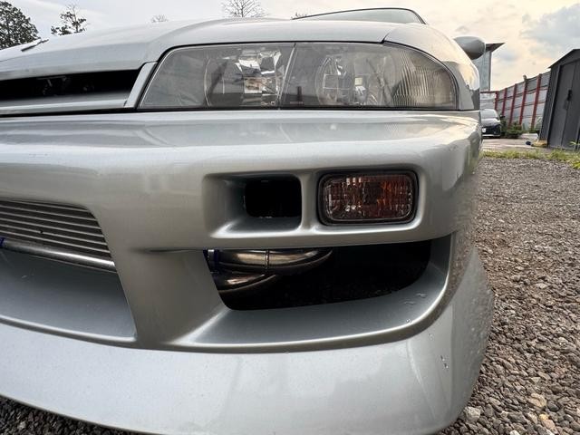 0401996A30260716W00205.jpg