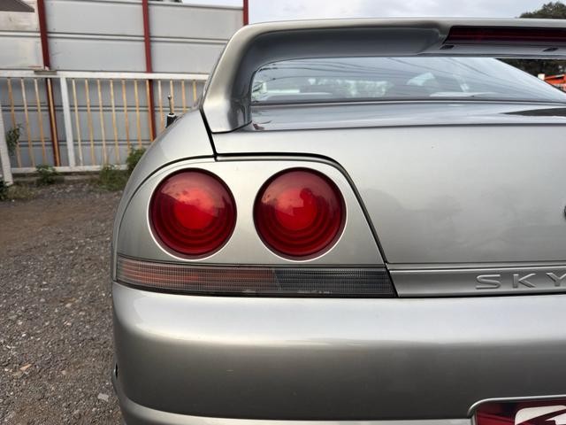 0401996A30260716W00211.jpg