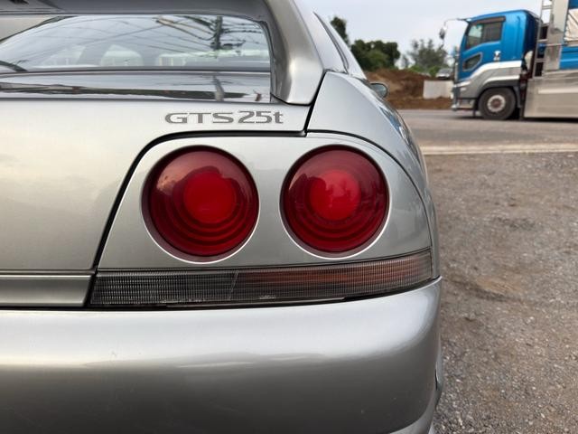 0401996A30260716W00212.jpg