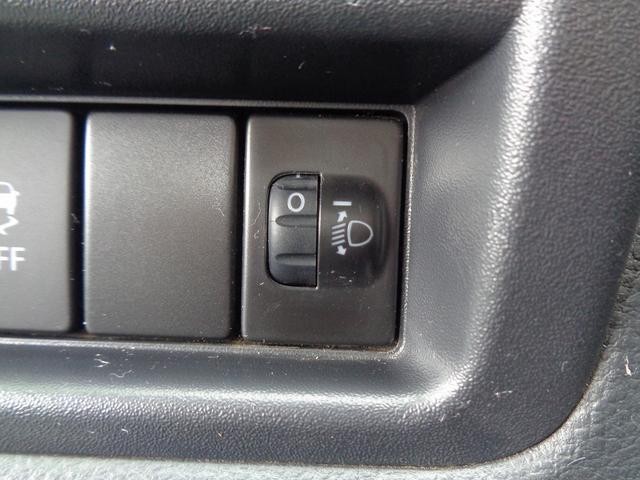 0900876A30260905W00215.jpg