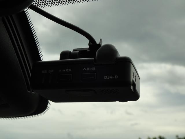 0402359A30260826W00211.jpg