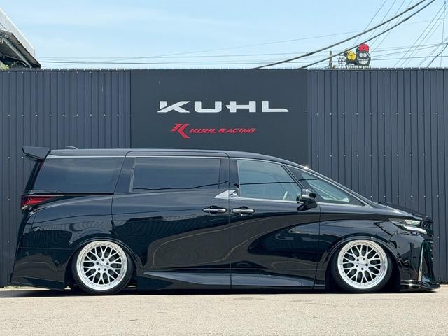0207827A30260513W00111.jpg