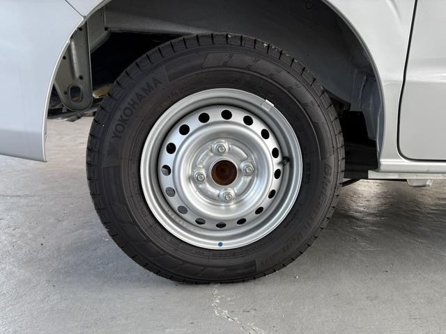 0704150A30260901W00113.jpg