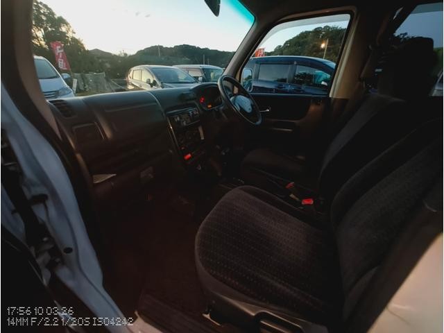 0704385A30261003W00414.jpg