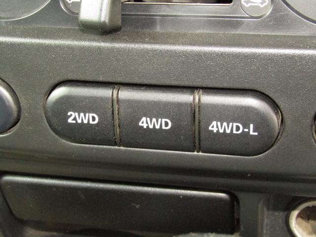 0403269A30260806W00417.jpg