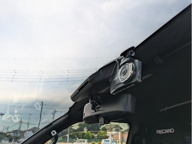 0403515A30260810W00116.jpg