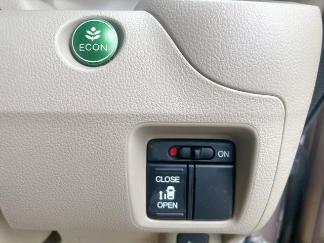 0203922A30261003W00217.jpg