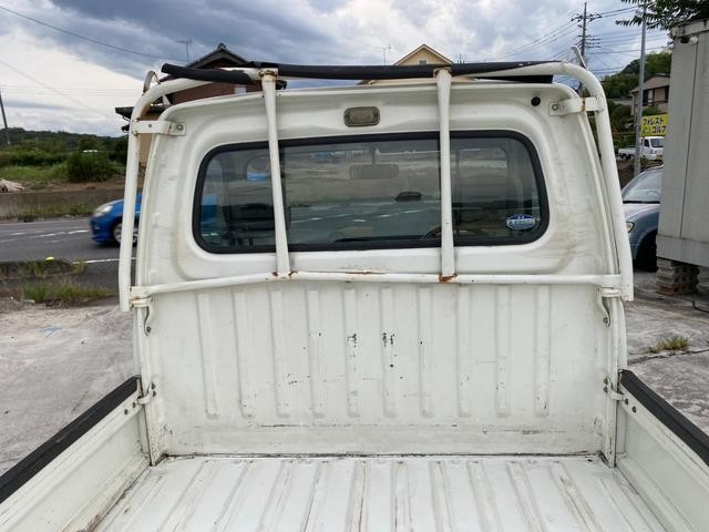 0403992A30260829W00206.jpg