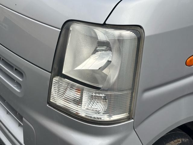 0404285A30260825W00715.jpg