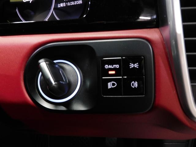 0500520A30260919W00113.jpg