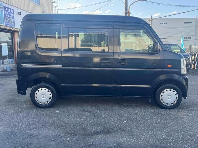 0404357A30261015W00113.jpg