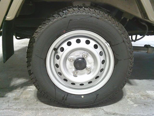 0709078A30260602W00217.jpg