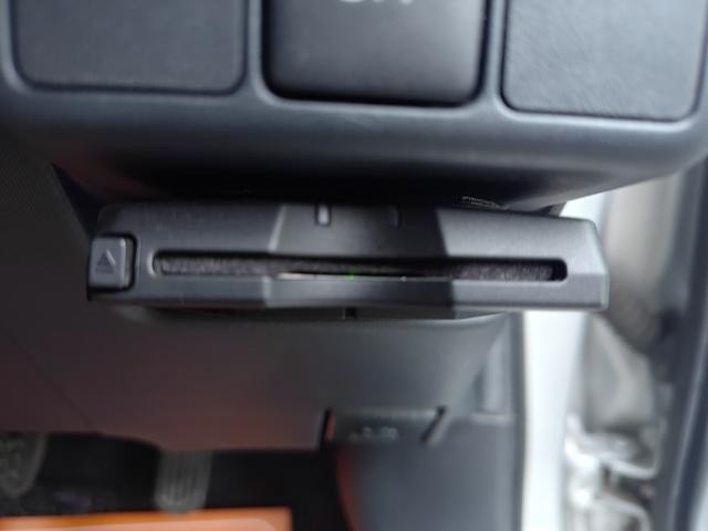 0403185A30260904W00213.jpg