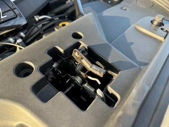 0404361A30251108W00208.jpg