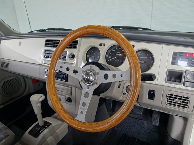 0551070A30261003W00218.jpg
