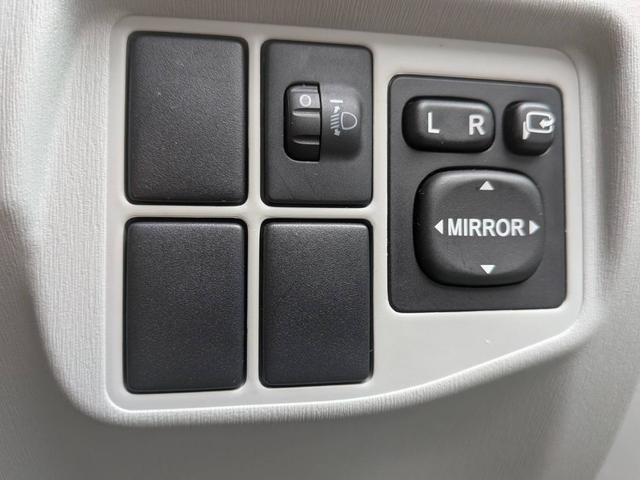 0541751A30260906W00510.jpg