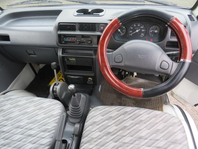 0840443A30261026W00103.jpg
