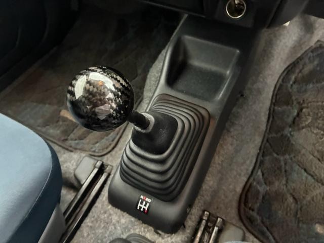 0404372A30260904W00117.jpg