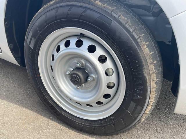 0403970A30260828W00212.jpg