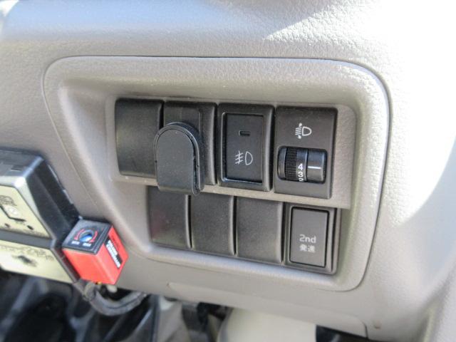 0700145A30260217W00113.jpg