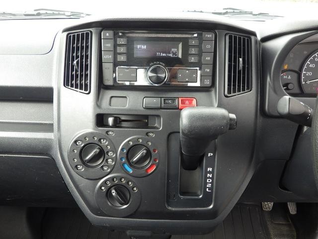0704331A30261023W00111.jpg