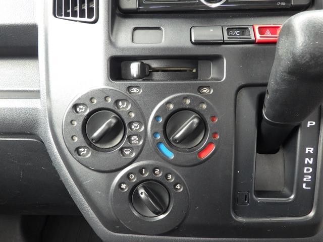0704331A30261023W00113.jpg