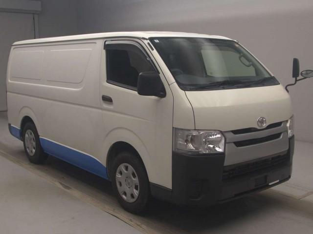 26408661_carP_l_1.jpg