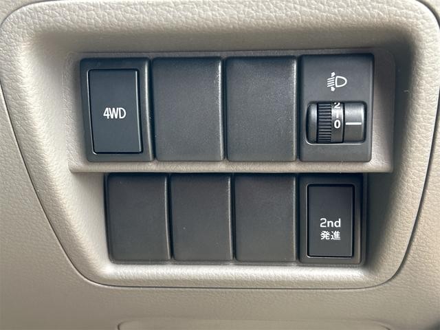 0404257A30260724W00407.jpg