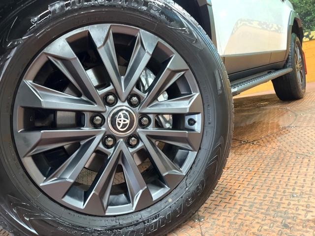 25652474_carP_l_7.jpg