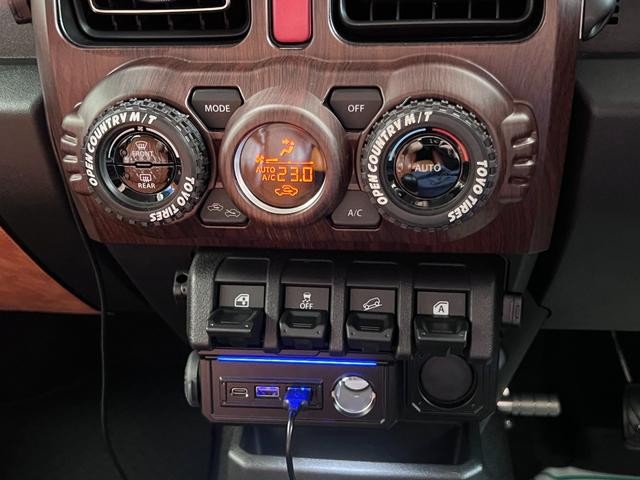 0500338A30260903W00115.jpg