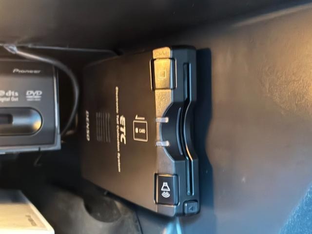 0541751A30261025W00104.jpg
