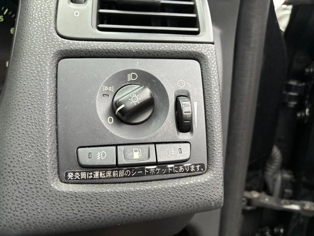 0541751A30261025W00105.jpg