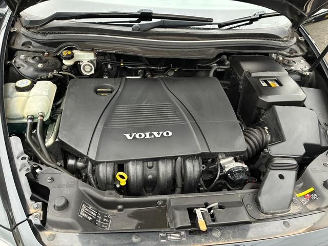 0541751A30261025W00119.jpg