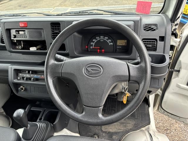 0520020A30261014W00102.jpg