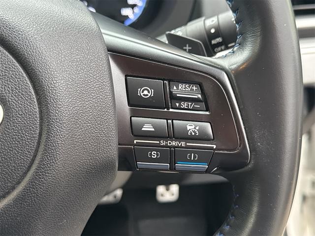 0404241A30260919W00213.jpg