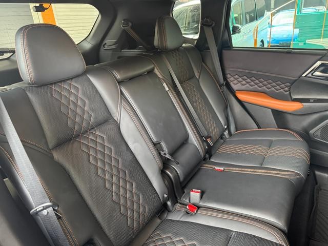 0540499A30261002W00107.jpg