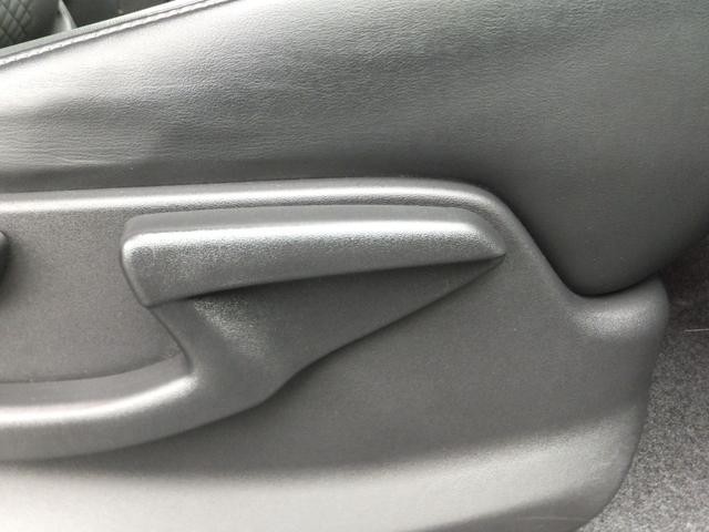 0502256A30260829W00119.jpg