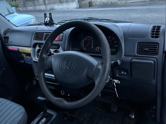 0404050A30261028W00113.jpg